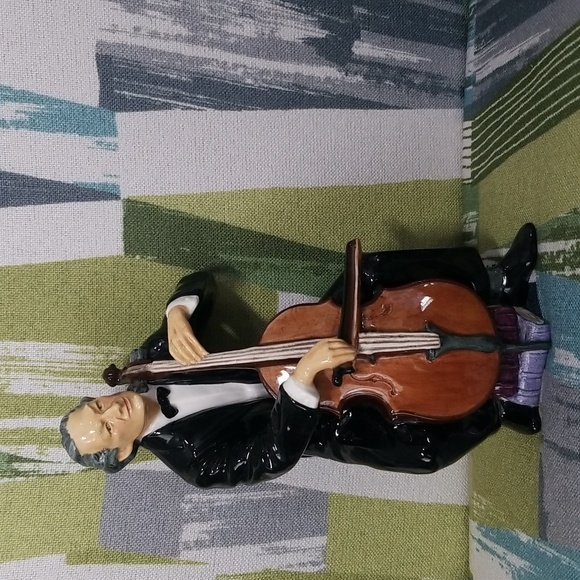 🎶Rare Royal Doulton Cellist Figurine In Excellent Condition🎶Made In England - Picture 14 of 17